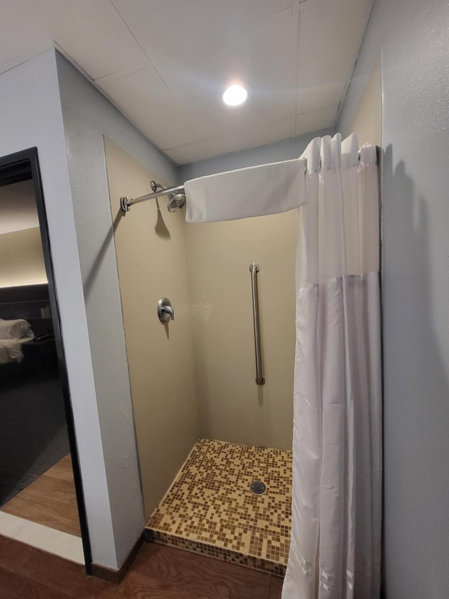 Route 66 Inn & Suites Маямі Екстер'єр фото